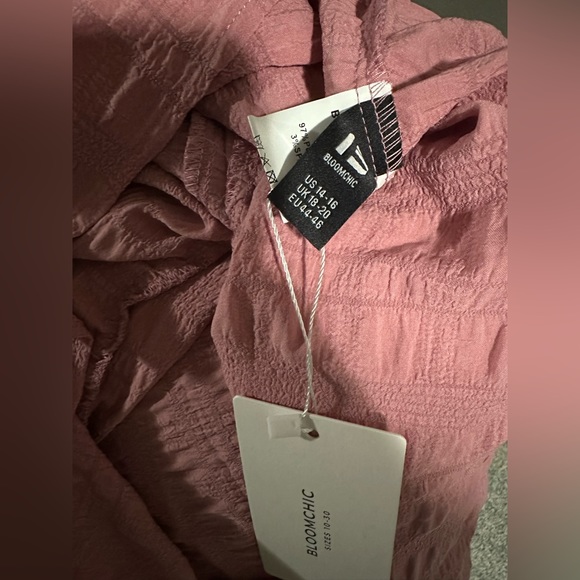 NWT- BloomChic drawstring maxi dress. Size 14-16, never worn. - Picture 2 of 2